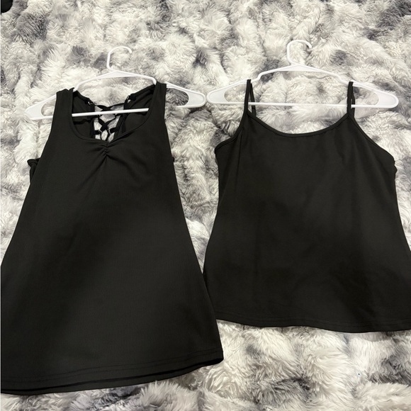 Woman’s small shirt bundle - Picture 3 of 3